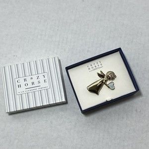 Crazy Horse Liz Claiborne Gold Toned Angel With Heart Brooch
